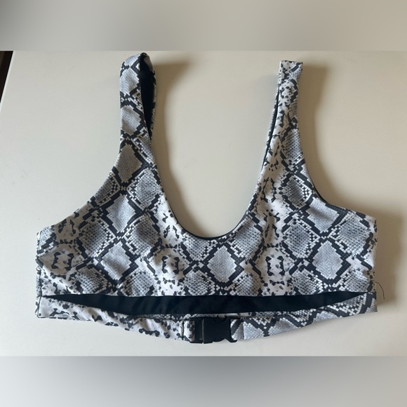 Zaful Black and White Snakeskin Bikini Top - Picture 1 of 4